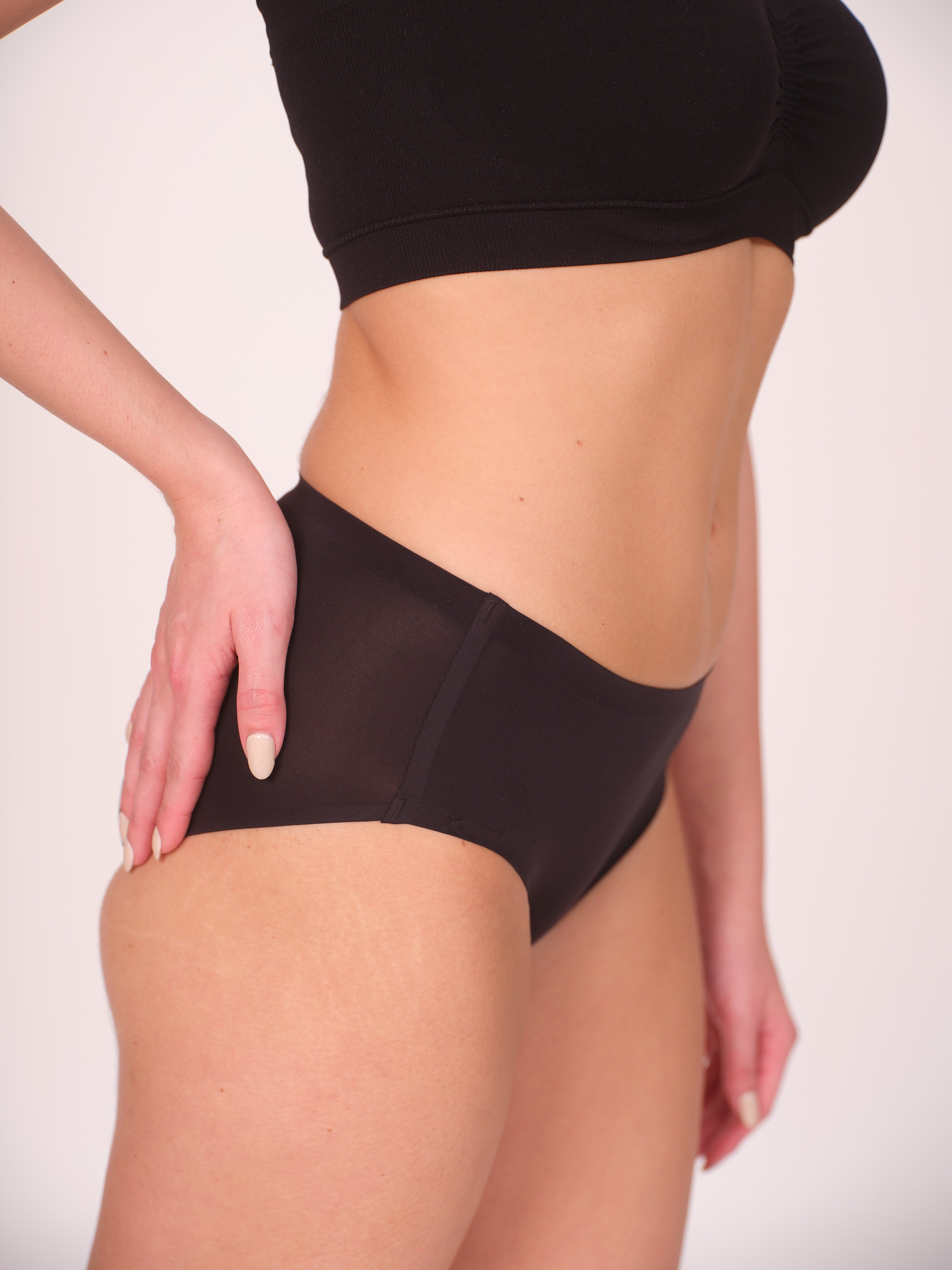 Seamless Bonded Hipster Panty - Black, Black & Beige