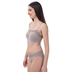 SOIE Woman - Lacy Bandeau Bra with Mid Rise Full Coverage Solid Lacy Brief - -for Women