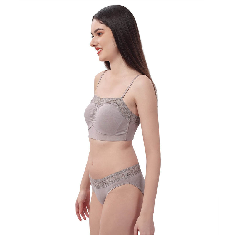 SOIE Woman - Lacy Bandeau Bra with Mid Rise Full Coverage Solid Lacy Brief - -for Women