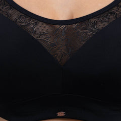 SOIE Woman - Full Coverage Padded Bra and Mid Rise Brief With Lace Detailing - -for Women
