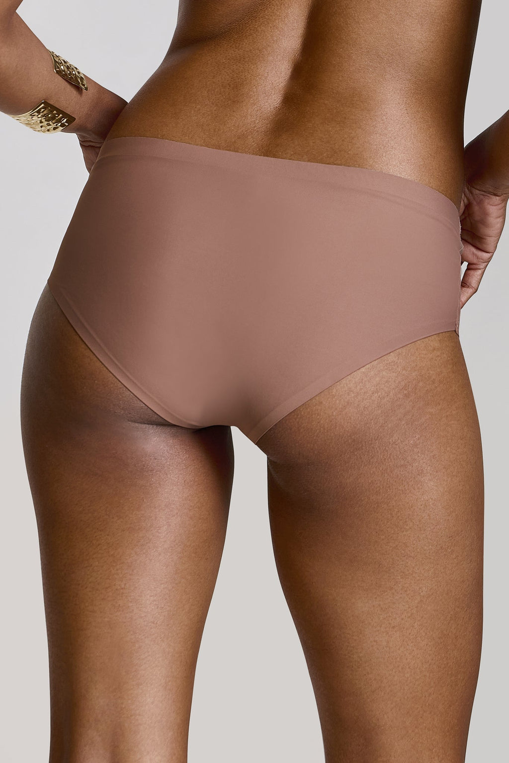 MAROON Find My Skin Tone Airlift Zero Panty Lines Air Light Control Fitted Clothes and Loungewear Low Rise No Show Pantylines Air Skin Feel No-Pressure Bond Seamless Bonded Pack of 2 Panty Combo