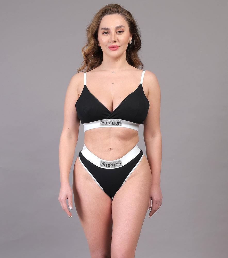 Brachy Women Padded Non Wired Lingerie Bra & Briefs Set