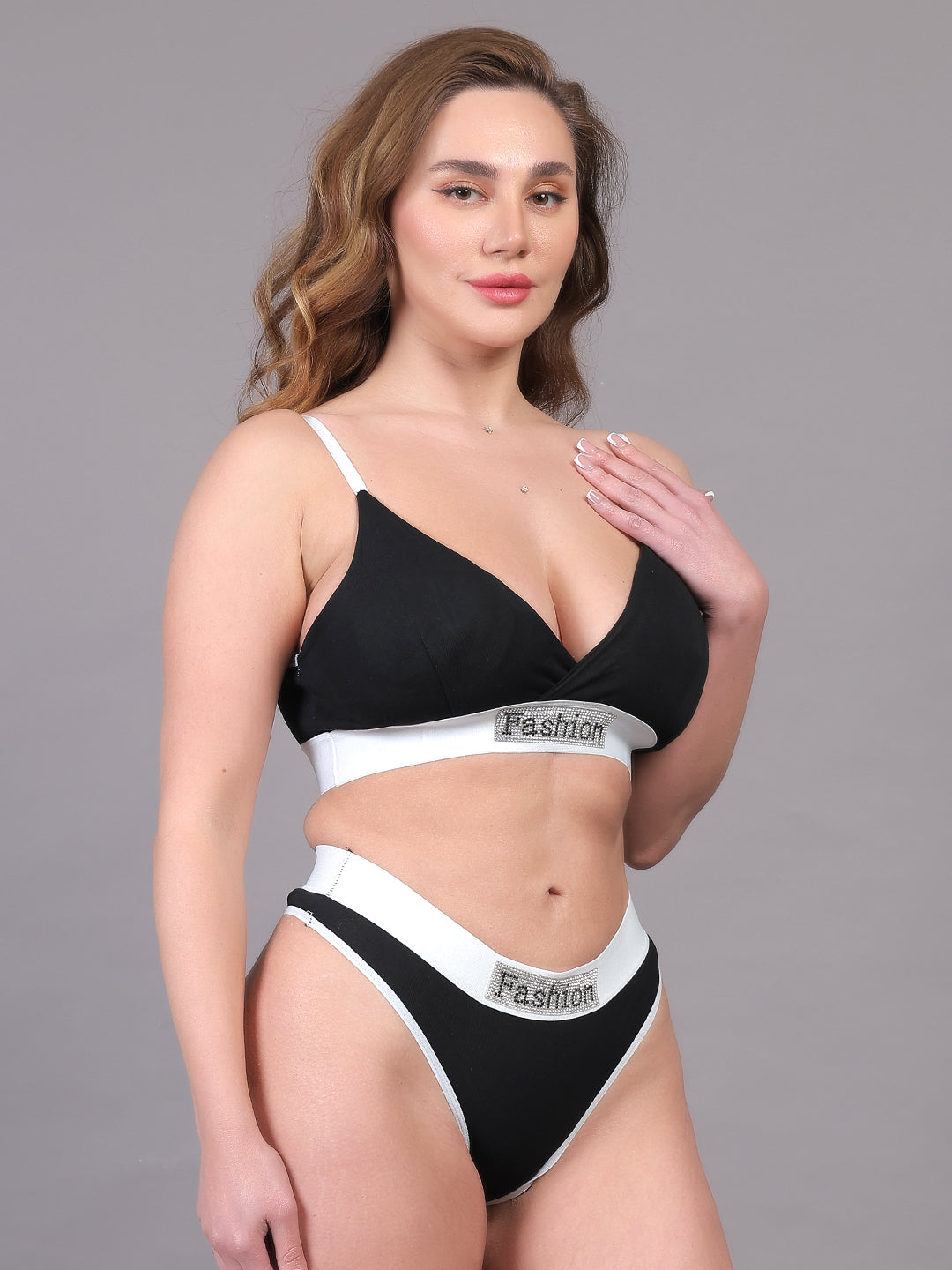 Brachy Women Padded Non Wired Lingerie Bra & Briefs Set