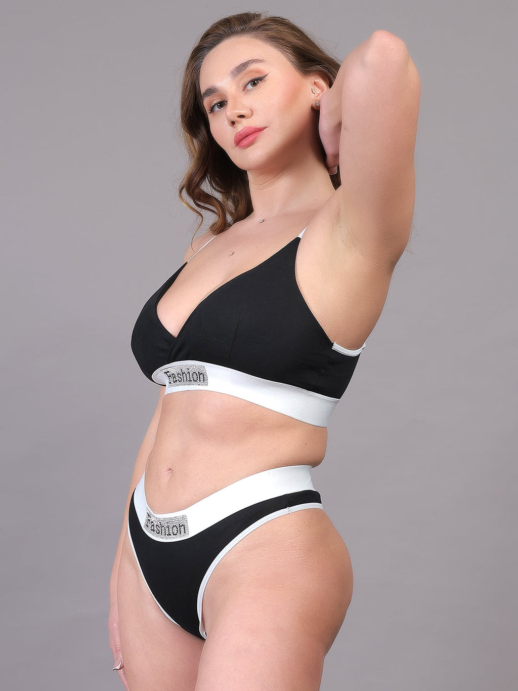 Brachy Women Padded Non Wired Lingerie Bra & Briefs Set