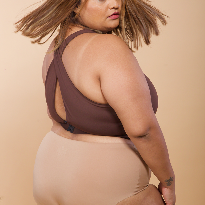 Beige seamless underwear women – Tilt Dune undie, absorbent and leak proof.