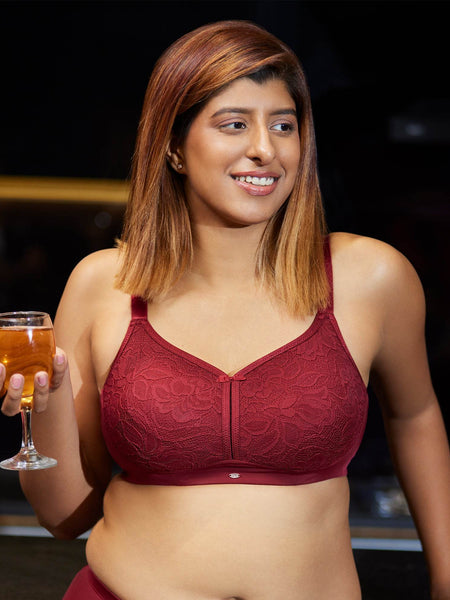SOIE Woman - Non Padded Non-Wired Full Coverage Minimizer Lace Bra - Bra -for Women
