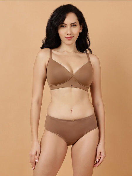 Full Coverage Padded Non-Wired T-shirt Bra with High Rise Full Coverage Brief