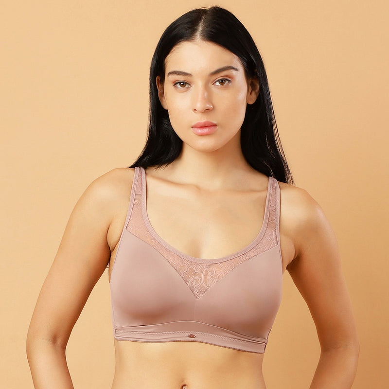 Full Coverage Padded Non Wired Bra With Lace Detailing