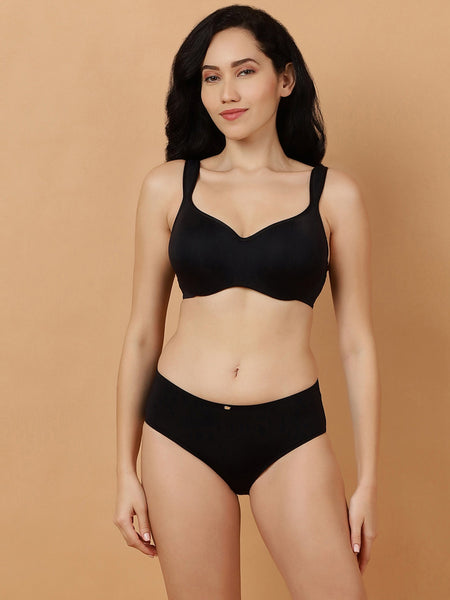 Full coverage Sweetheart neckline padded wired bra with Medium coverage brief