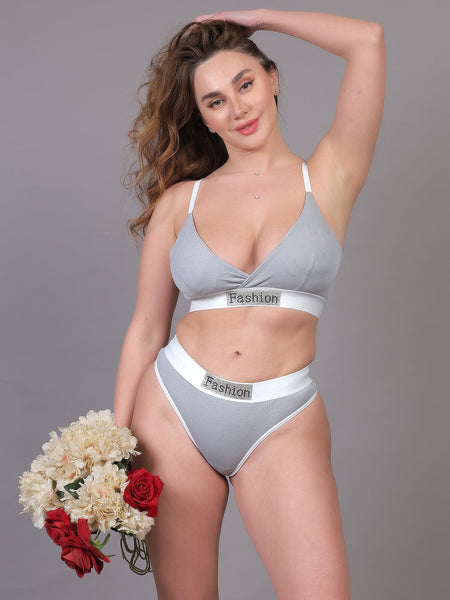 Brachy Women Padded Non Wired Lingerie Bra & Briefs Set