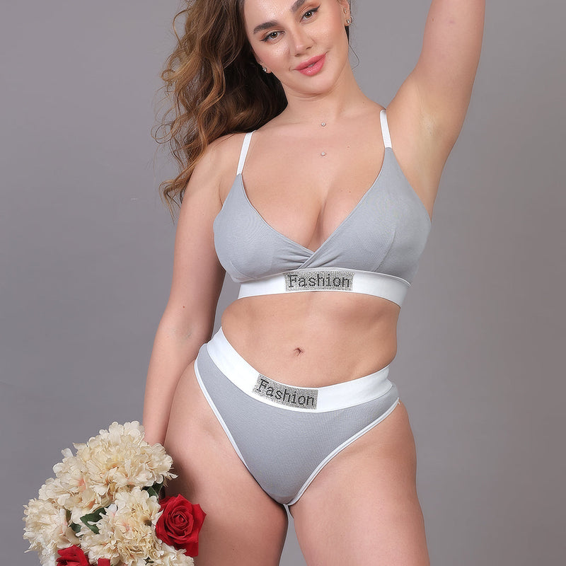 Brachy Women Padded Non Wired Lingerie Bra & Briefs Set