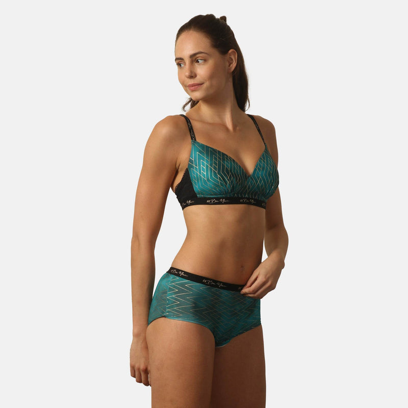 SOIE Woman - Padded Non Wired Full Coverage Detachable Back Straps Printed Bra with High Rise Full Coverage Printed Boyshorts - -for Women
