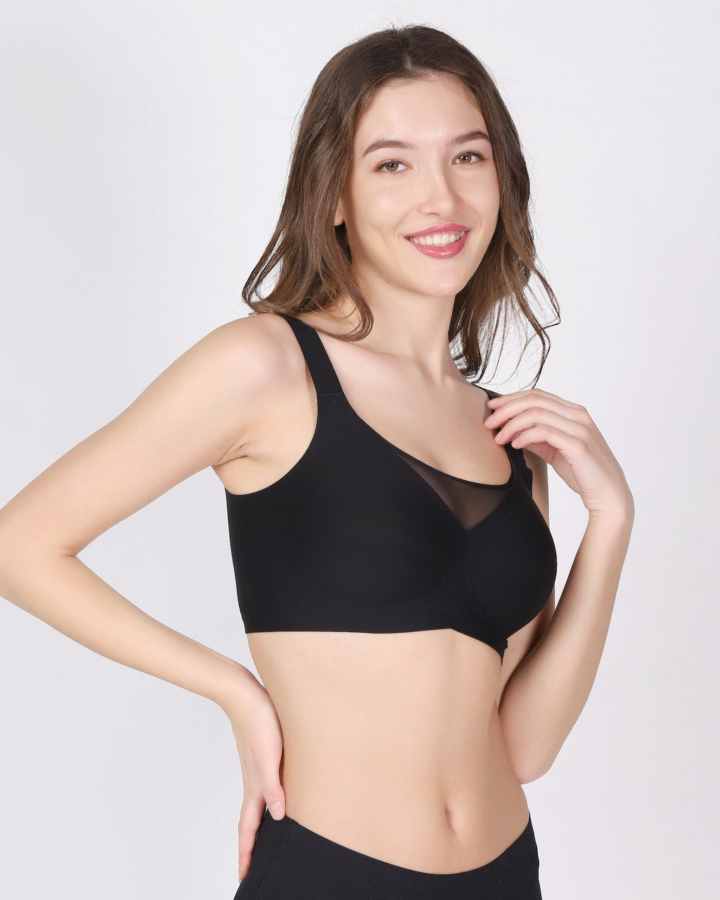 Rhea – Wireless Black Bra for Everyday Comfort