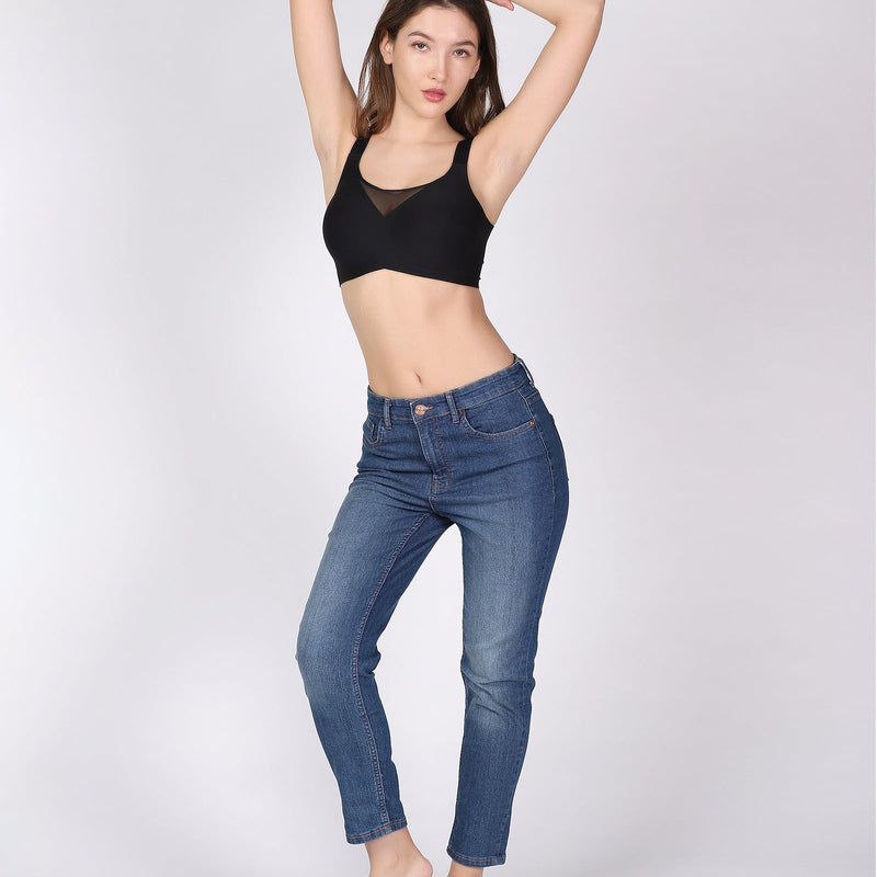 Rhea – Wireless Black Bra for Everyday Comfort