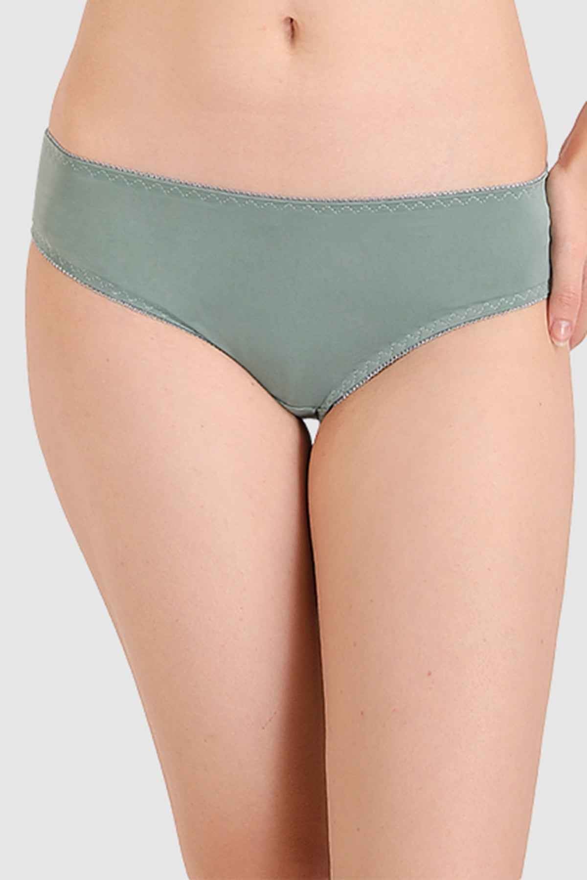 Women Green Parisian Cut Heavily Padded Push up Lingerie Set