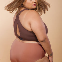 Guláb rose gold seamless underwear for women – breathable and absorbent.