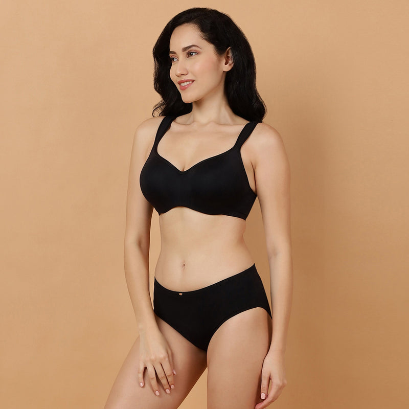 Full coverage Sweetheart neckline padded wired bra with Medium coverage brief