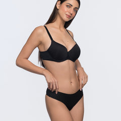Aveline seamless bra black under outfit – comfortable bra for daily use no show-through