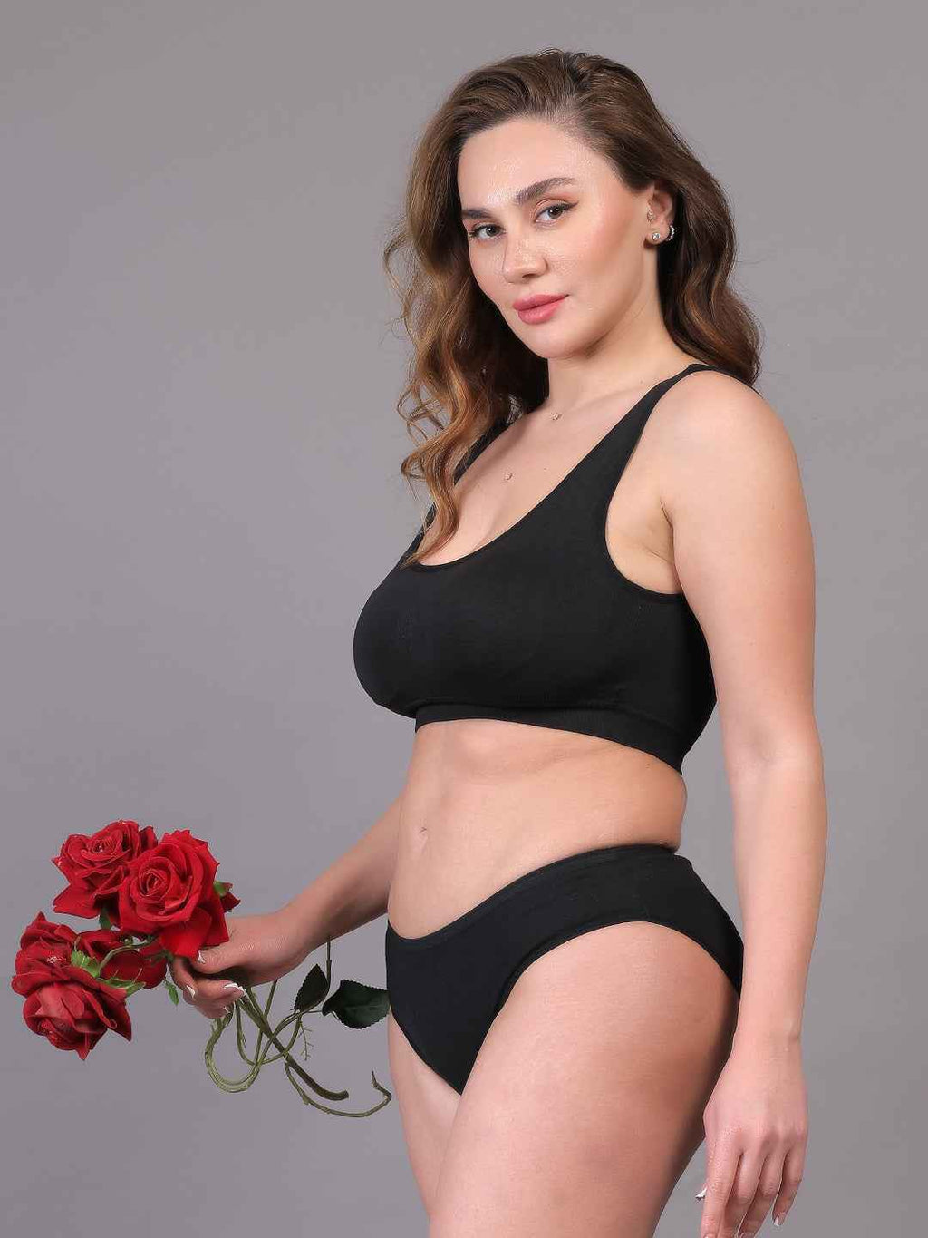 Women Full Coverage Non Wired Lightly Padded Sports Workout Bra