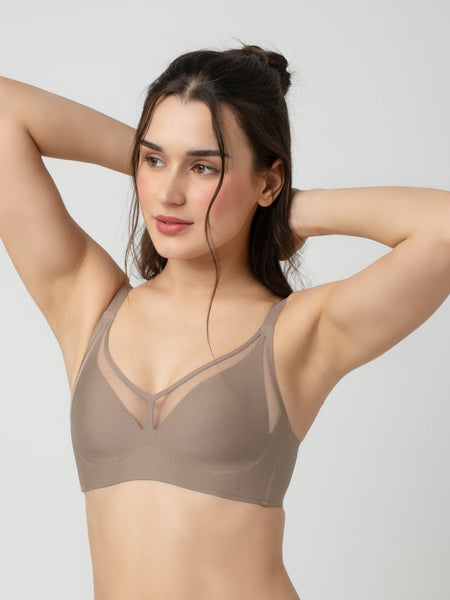 Taylor | Non padded bra with front detail and nipple cover