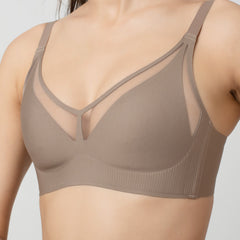 Taylor | Non padded bra with front detail and nipple cover