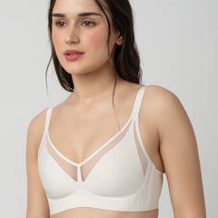 Taylor | Non padded bra with front detail and nipple cover