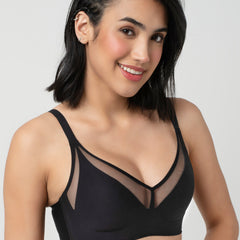 Taylor | Non padded bra with front detail and nipple cover