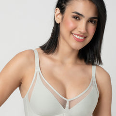 Taylor | Non padded bra with front detail and nipple cover
