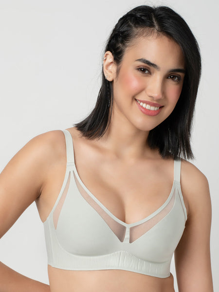 Taylor | Non padded bra with front detail and nipple cover