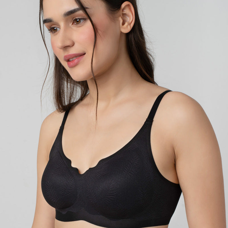 Sienna | V-neck With Scallop Detail Bra
