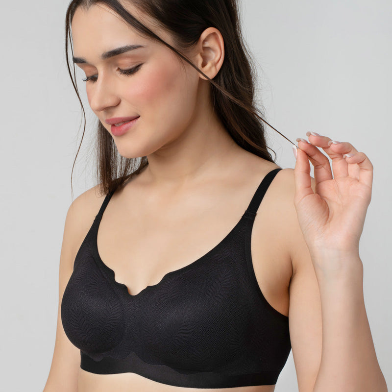 Sienna | V-neck With Scallop Detail Bra
