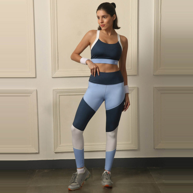 SOIE Woman - Medium-Impact Padded Non Wired Sports Bra with Crisscross Back and Mesh Detailing - Sports Bra -for Women