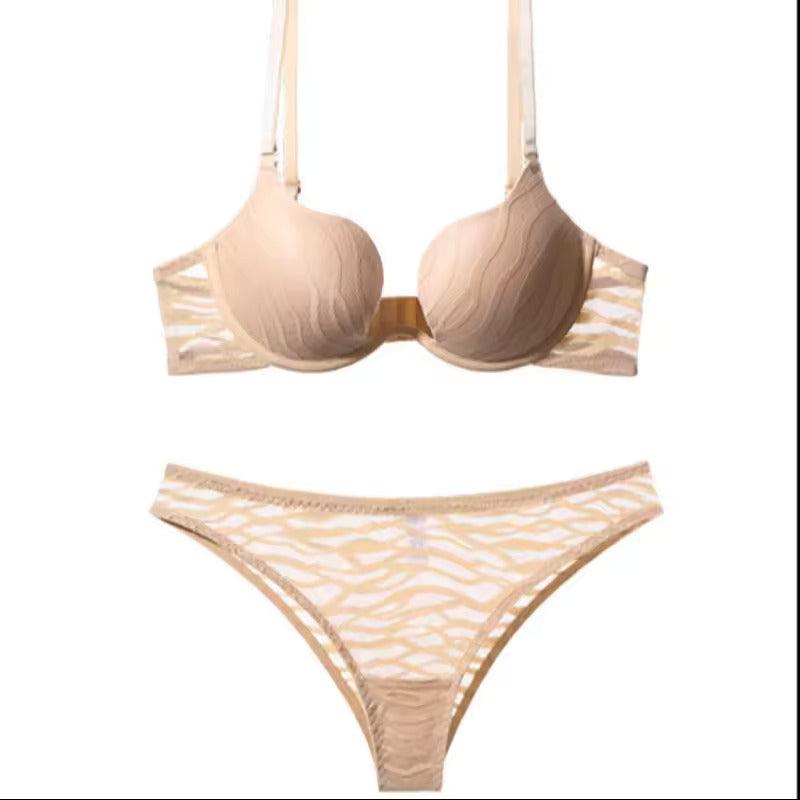 Brachy Women Lightly Padded Underwired Self Design Plunge Lace Lingerie Set