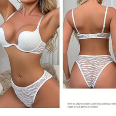 Brachy Women Lightly Padded Underwired Self Design Plunge Lace Lingerie Set