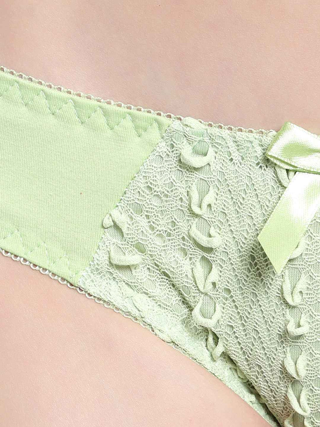 Lace-Designed Heavily-Padded Lingerie Set