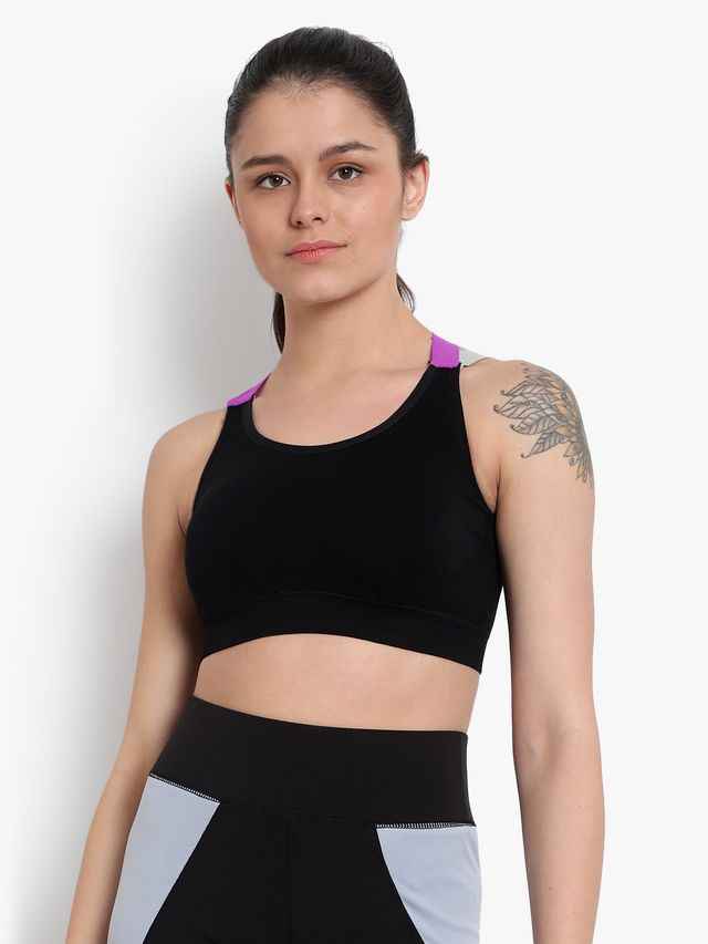 Black Solid Non-Wired Lightly Padded Sports Bra
