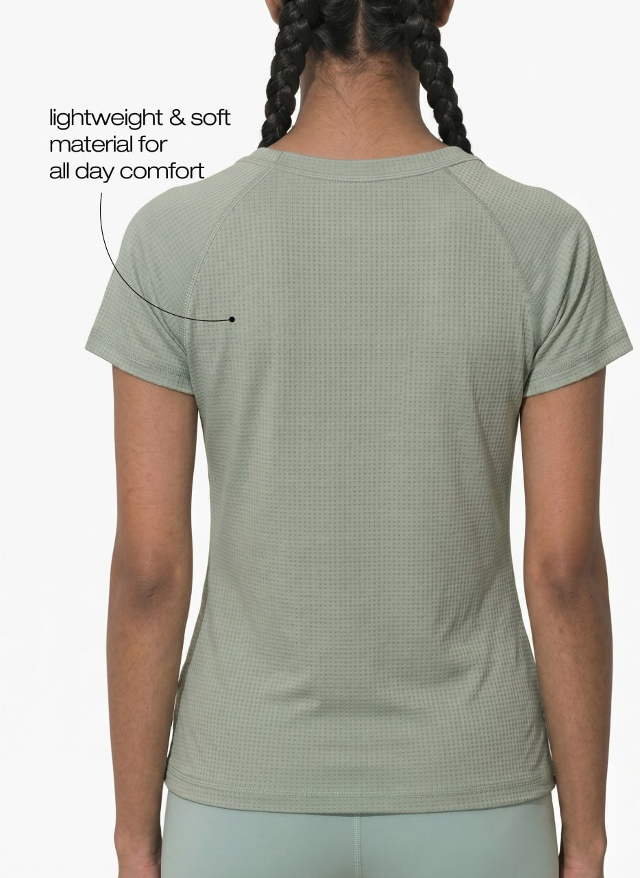 Blosoom Breathable, lightweight, moisture-wicking, and quick-dry fabric designed for all-day comfort and performance_BL AL T 30